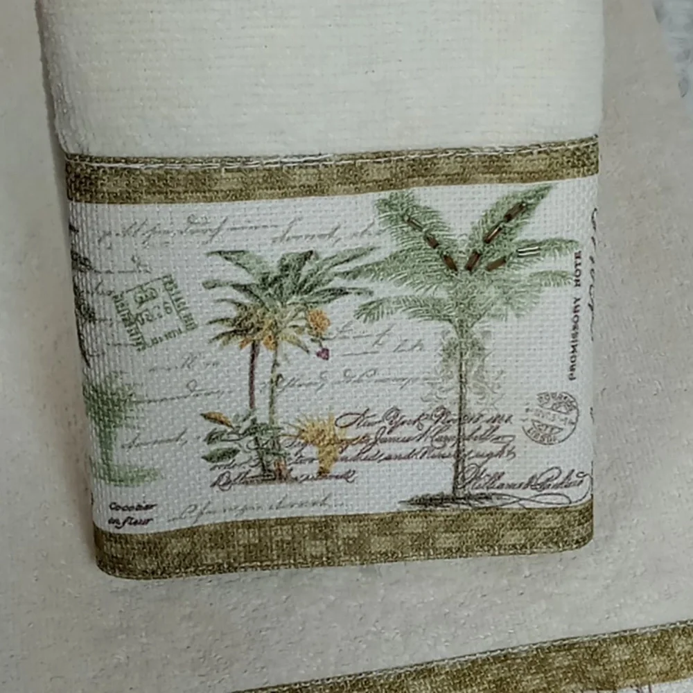 2 Avanti Colony Palm Cotton Fingertip Towels Ivory/Green Embellished Beading